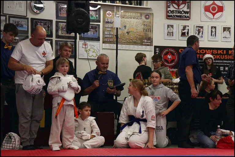 Turniej Mikołajkowy w Ostrowskim Klubie Karate Kyokushinkai (zdjęcia)