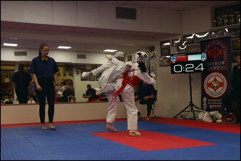 Turniej Mikołajkowy w Ostrowskim Klubie Karate Kyokushinkai (zdjęcia)