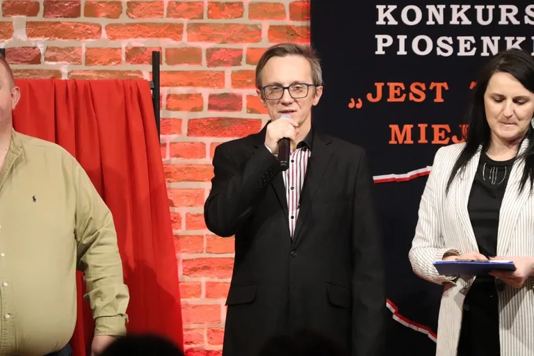 Festiwal Pieśni i Piosenki Patriotycznej "Jest takie miejsce..." w Ostrowi Mazowieckiej (zdjęcia)