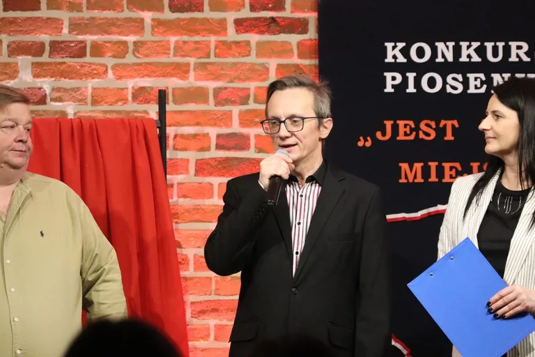 Festiwal Pieśni i Piosenki Patriotycznej "Jest takie miejsce..." w Ostrowi Mazowieckiej (zdjęcia)