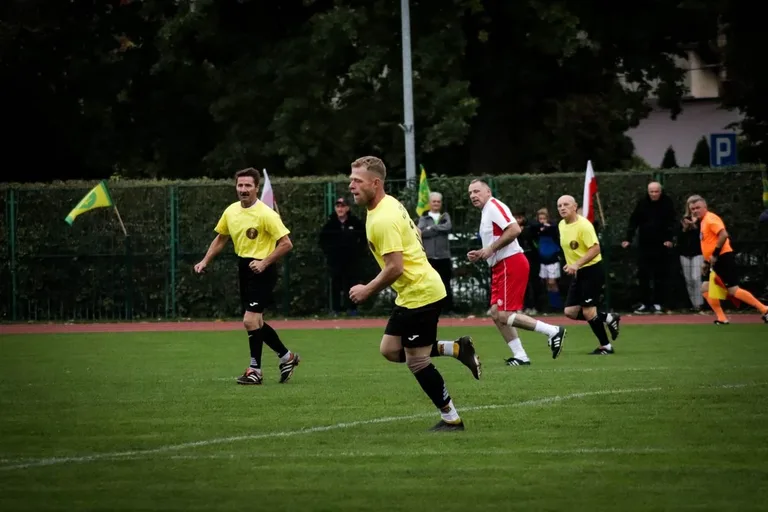 Jubileusz KS Ostrovia. Sportowe widowisko na 100-lecie klubu! (zdjęcia)