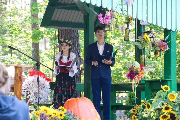 XIX Gminny Festiwal Folklorystyczny w Szkole Podstawowej w Dudach (zdjęcia)