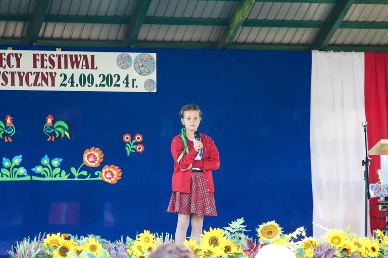 XIX Gminny Festiwal Folklorystyczny w Szkole Podstawowej w Dudach (zdjęcia)