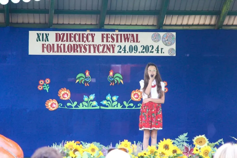 XIX Gminny Festiwal Folklorystyczny w Szkole Podstawowej w Dudach (zdjęcia)