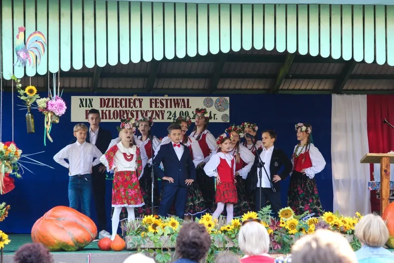 XIX Gminny Festiwal Folklorystyczny w Szkole Podstawowej w Dudach (zdjęcia)