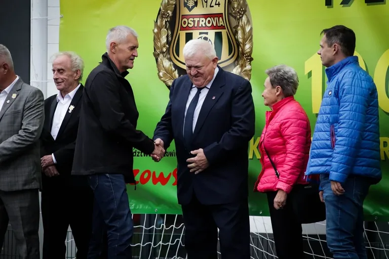 Jubileusz KS Ostrovia. Sportowe widowisko na 100-lecie klubu! (zdjęcia)