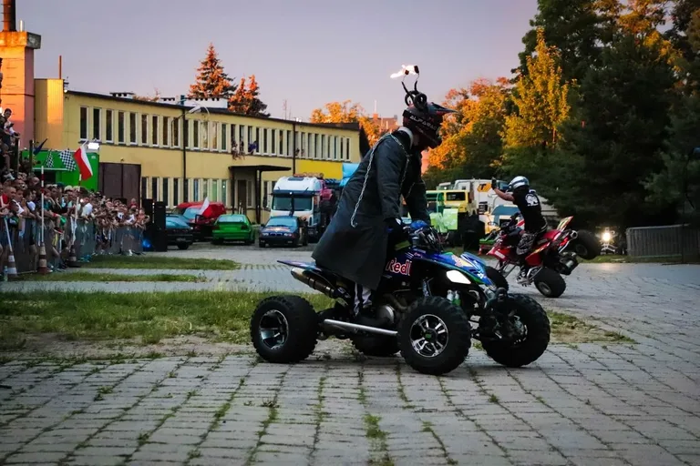 Monster Truck Show w Ostrowi Mazowieckiej. Wieczór atrakcji! (zdjęcia)