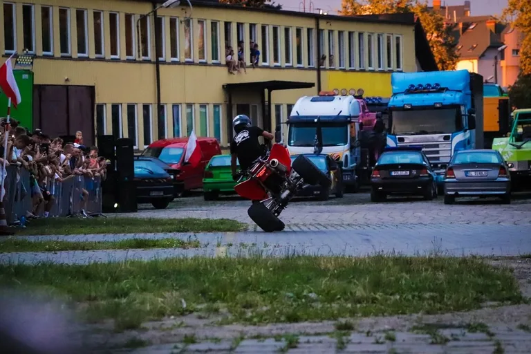 Monster Truck Show w Ostrowi Mazowieckiej. Wieczór atrakcji! (zdjęcia)