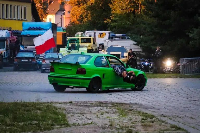 Monster Truck Show w Ostrowi Mazowieckiej. Wieczór atrakcji! (zdjęcia)