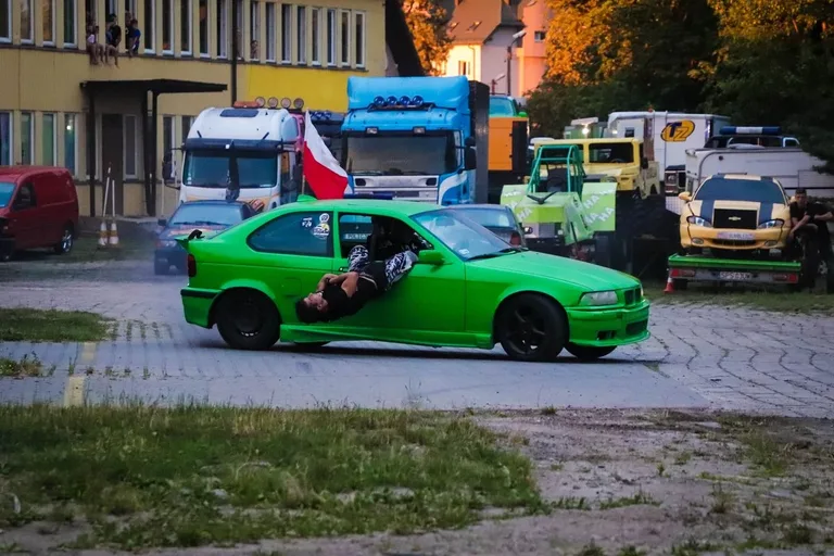 Monster Truck Show w Ostrowi Mazowieckiej. Wieczór atrakcji! (zdjęcia)