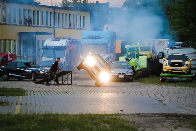 Monster Truck Show w Ostrowi Mazowieckiej. Wieczór atrakcji! (zdjęcia)