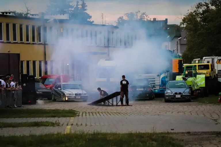 Monster Truck Show w Ostrowi Mazowieckiej. Wieczór atrakcji! (zdjęcia)