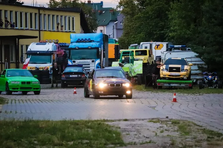 Monster Truck Show w Ostrowi Mazowieckiej. Wieczór atrakcji! (zdjęcia)