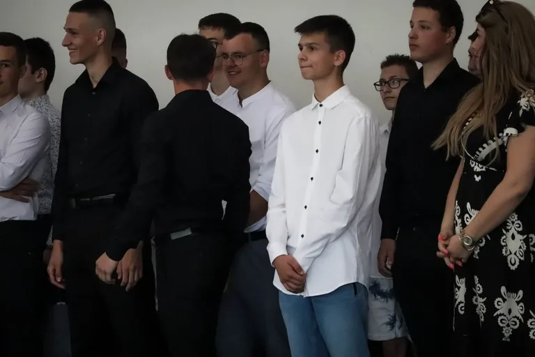 Żegnaj szkoło! Uczniowie "Rubinka" kończą rok szkolny i zaczynają wakacje (zdjęcia)