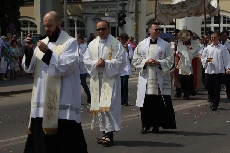 Uroczystość Bożego Ciała w Ostrowi Mazowieckiej (zdjęcia)