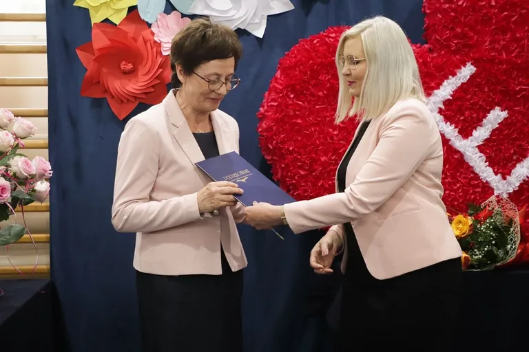 Uroczyste Powiatowe Obchody Międzynarodowego Dnia Pielęgniarki i Położnej w Ostrowi Mazowieckiej (zdjęcia)