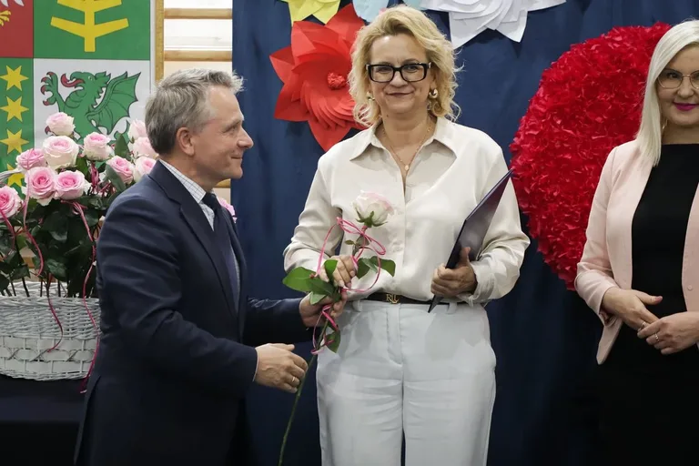 Uroczyste Powiatowe Obchody Międzynarodowego Dnia Pielęgniarki i Położnej w Ostrowi Mazowieckiej (zdjęcia)