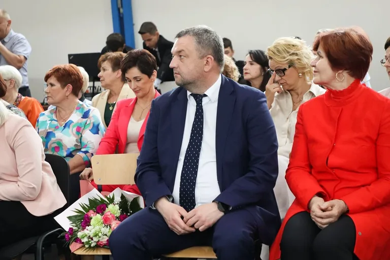 Uroczyste Powiatowe Obchody Międzynarodowego Dnia Pielęgniarki i Położnej w Ostrowi Mazowieckiej (zdjęcia)