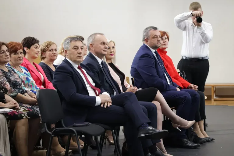 Uroczyste Powiatowe Obchody Międzynarodowego Dnia Pielęgniarki i Położnej w Ostrowi Mazowieckiej (zdjęcia)