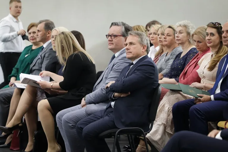 Uroczyste Powiatowe Obchody Międzynarodowego Dnia Pielęgniarki i Położnej w Ostrowi Mazowieckiej (zdjęcia)
