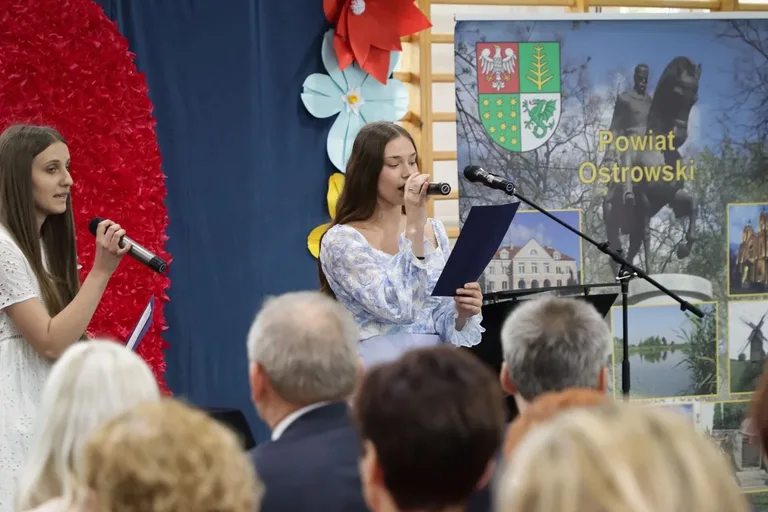 Uroczyste Powiatowe Obchody Międzynarodowego Dnia Pielęgniarki i Położnej w Ostrowi Mazowieckiej (zdjęcia)