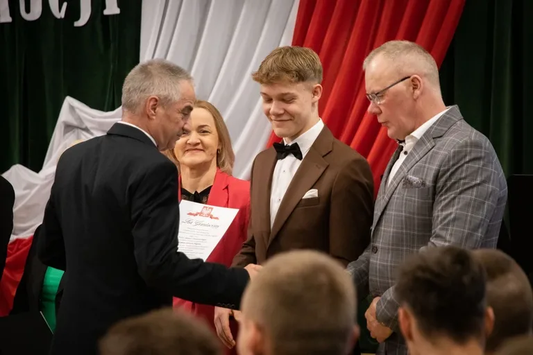Pożegnanie maturzystów z ZSCKR w Starym Lubiejewie (zdjęcia)