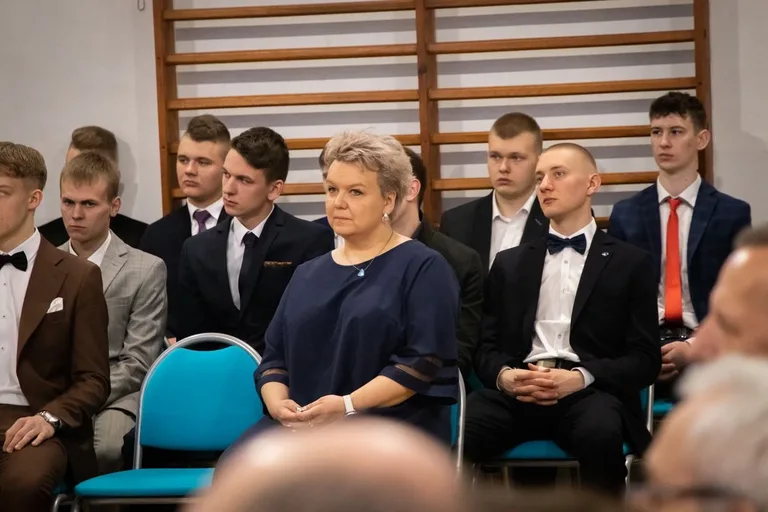 Pożegnanie maturzystów z ZSCKR w Starym Lubiejewie (zdjęcia)