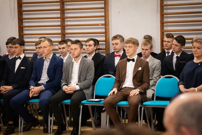 Pożegnanie maturzystów z ZSCKR w Starym Lubiejewie (zdjęcia)