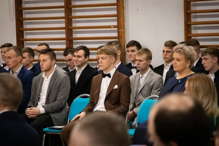 Pożegnanie maturzystów z ZSCKR w Starym Lubiejewie (zdjęcia)