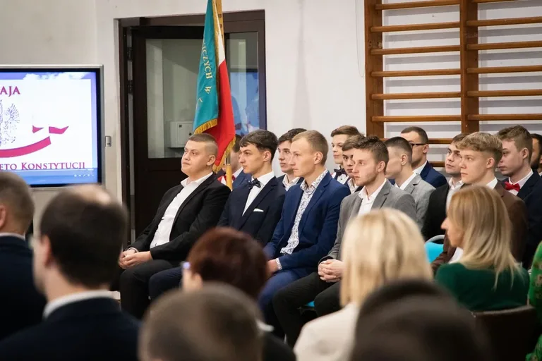 Pożegnanie maturzystów z ZSCKR w Starym Lubiejewie (zdjęcia)