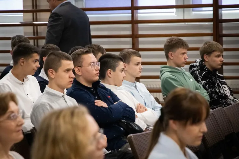 Pożegnanie maturzystów z ZSCKR w Starym Lubiejewie (zdjęcia)