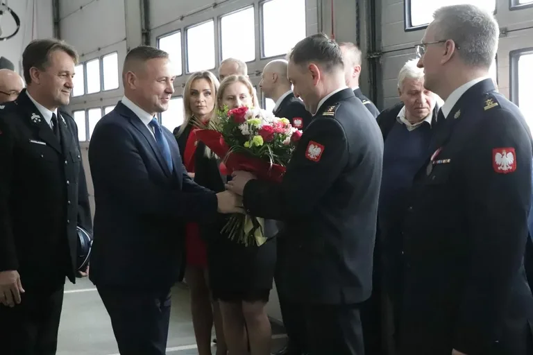 Uroczysta zbiórka z okazji powołania na stanowisko Komendanta Powiatowego PSP (zdjęcia)