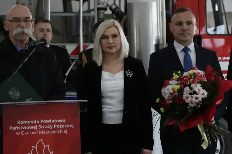 Uroczysta zbiórka z okazji powołania na stanowisko Komendanta Powiatowego PSP (zdjęcia)