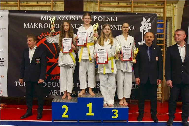 Ostrowski Klub Karate Kyokushinkai z sukcesami w Mistrzostwach Makroregionu Wschodniego (zdjęcia)