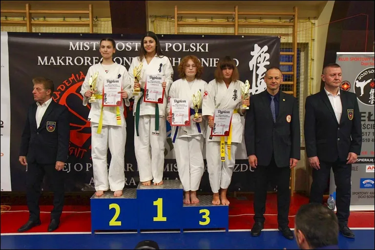 Ostrowski Klub Karate Kyokushinkai z sukcesami w Mistrzostwach Makroregionu Wschodniego (zdjęcia)