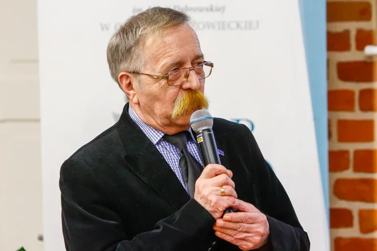 "Granatowy Garnizon Ziemi Ostrowskiej w katyńskich grobach": Wieczór pamięci w bibliotece (zdjęcia)