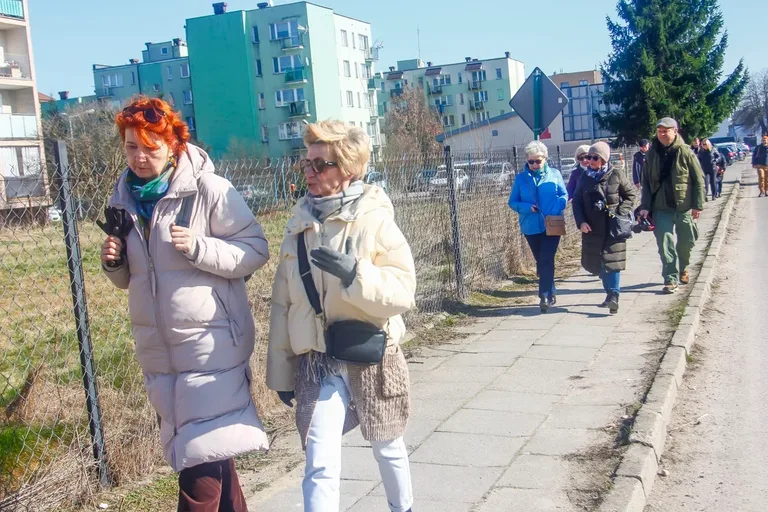 Krajoznawcza wyprawa przez Ostrów z Panem Filipem Springerem (zdjęcia)