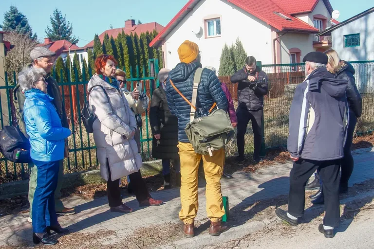 Krajoznawcza wyprawa przez Ostrów z Panem Filipem Springerem (zdjęcia)