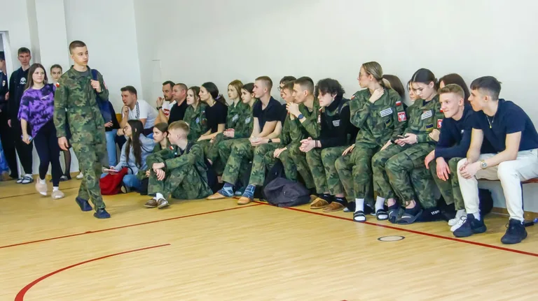 Towarzyskie współzawodnictwo - rozgrywki siatkarskiej Licealiady (zdjęcia)