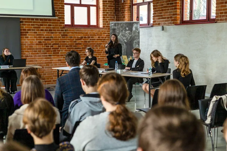 Ostrowska Szkoła Debaty - finał ligi szkół ponadpodstawowych (zdjęcia)