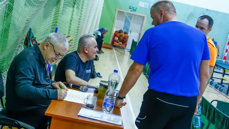 Rozgrywki przedostatniego turnieju 7. Grand Prix w tenisie stołowym amatorów (zdjęcia)