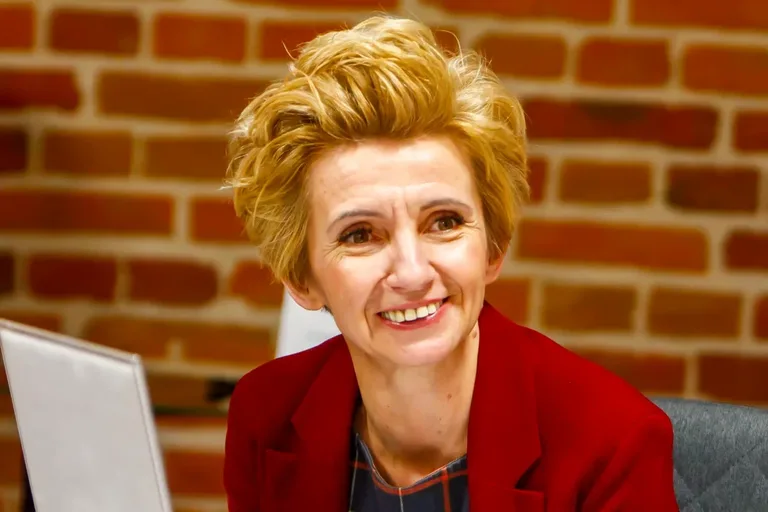 Organizacja i rozrywka - pierwsze spotkanie Wolontariatu Bibliotecznego w 2024 roku (zdjęcia)