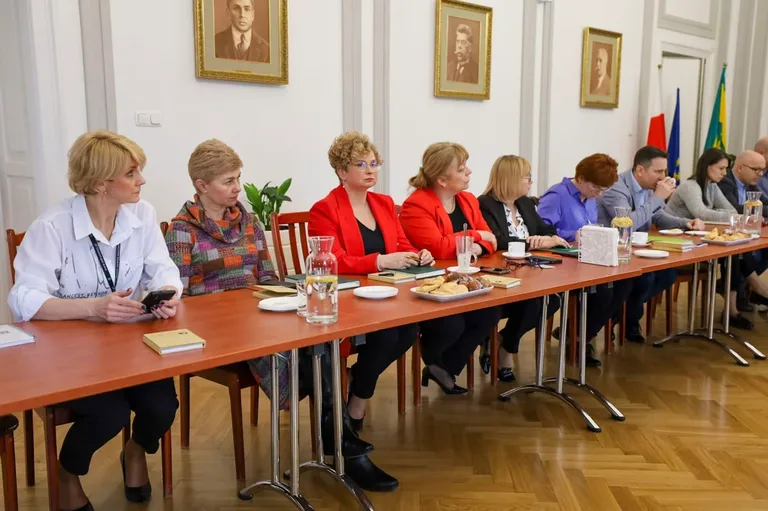 W ostrowskim ratuszu dyskutowano o centrach integracji społecznej (zdjęcia)