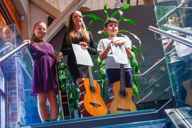 Muzyczne popołudnie w Galerii Sztuki "Jatki" - Koncert Młodych Muzyków (zdjęcia)