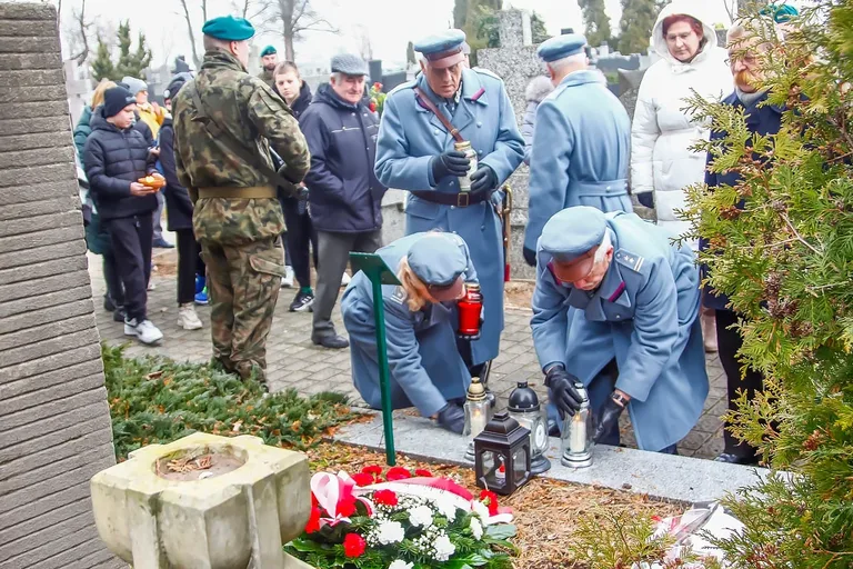 105 lat "Osiemnastki": Wspomnienie poległych bohaterów (zdjęcia)
