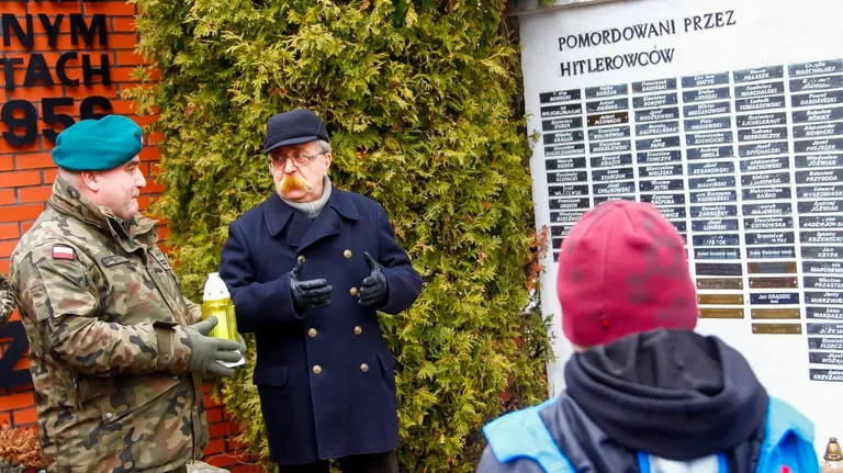 105 lat "Osiemnastki": Wspomnienie poległych bohaterów (zdjęcia)