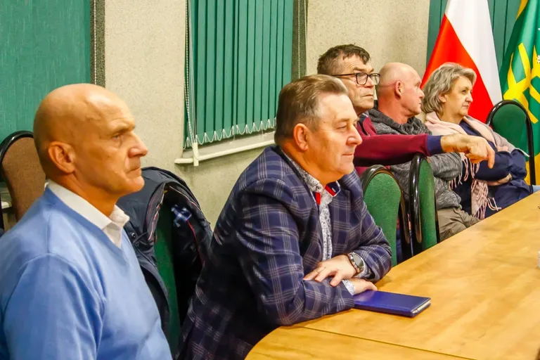 Bezpieczne przejazdy i komfortowe podróże. Modernizacja linii kolejowej nr 29 stawia na bezpieczeństwo i wygodę pasażerów (zdjęcia)