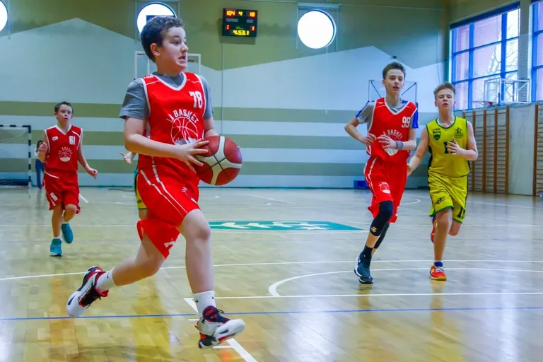 Ostatni mecz II etapu rozgrywek U13M - Młodzież z Ostrowianki kończy wysokim zwycięstwem! (zdjęcia)