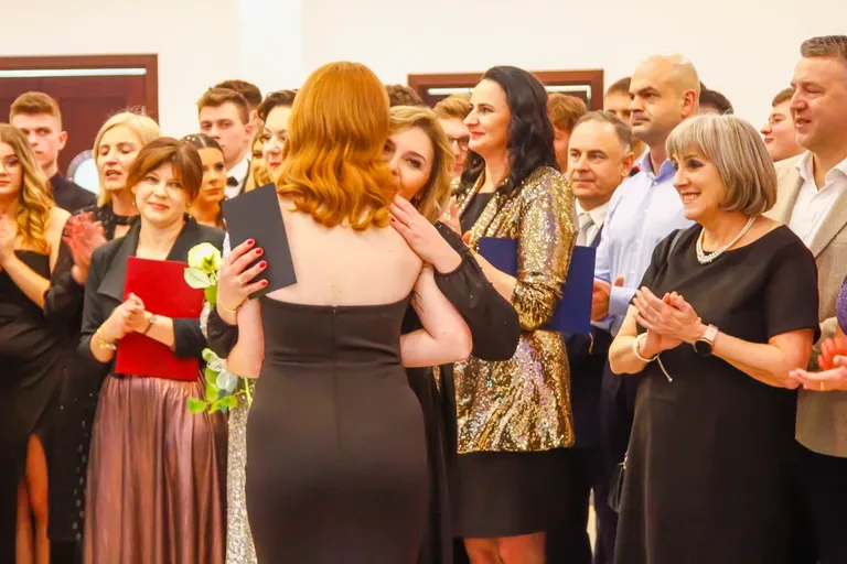 Niezapomniana studniówka maturzystów z LO im. Mikołaja Kopernika w Sali Tango (zdjęcia)