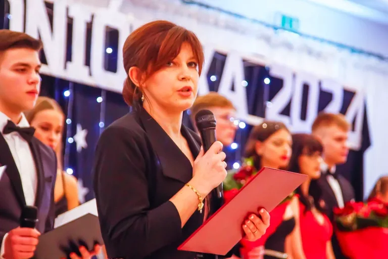 Niezapomniana studniówka maturzystów z LO im. Mikołaja Kopernika w Sali Tango (zdjęcia)